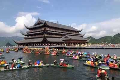 Tour lễ chùa Tam Chúc - Địa Tạng Phi Lai 1 ngày