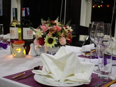 du-thuyen-amira-restaurant-(5)