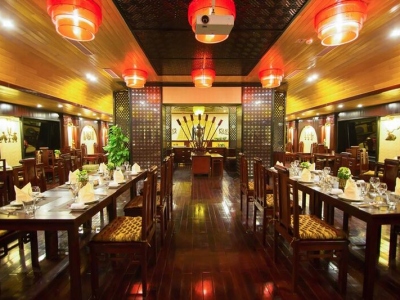 du-thuyen-dragon-legend-restaurant2