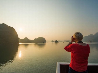 du-thuyen-grayline-sundeck3