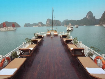 du-thuyen-majestic-sundeck1