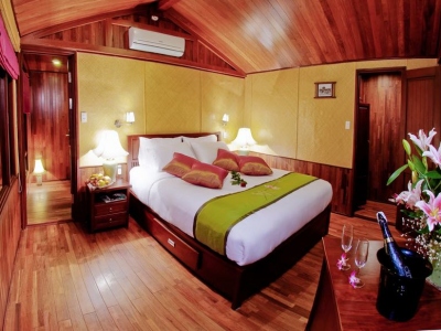 du-thuyen-valentine-suite-cabin