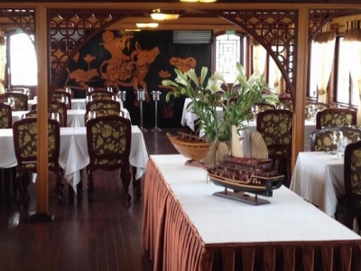 du-thuyen-victory-restaurant1