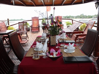 du-thuyen-mekong-douce-restaurant1