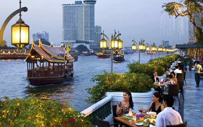 Du thuyền trên sông Chao Praya