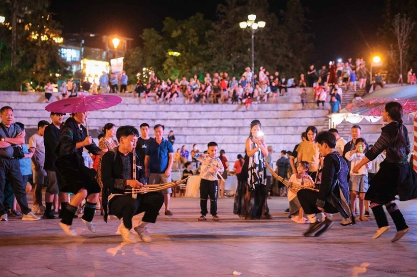 Chợ tình Sapa - Du lịch Sapa Moana Cát Cát Fansipan Bắc Hà 3 ngày 2 đêm