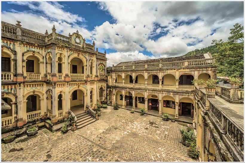 Dinh thự cổ Hoàng A Tưởng Sapa - Du lịch Sapa Cát Cát Fansipah Bắc Hà 3 ngày 2 đêm